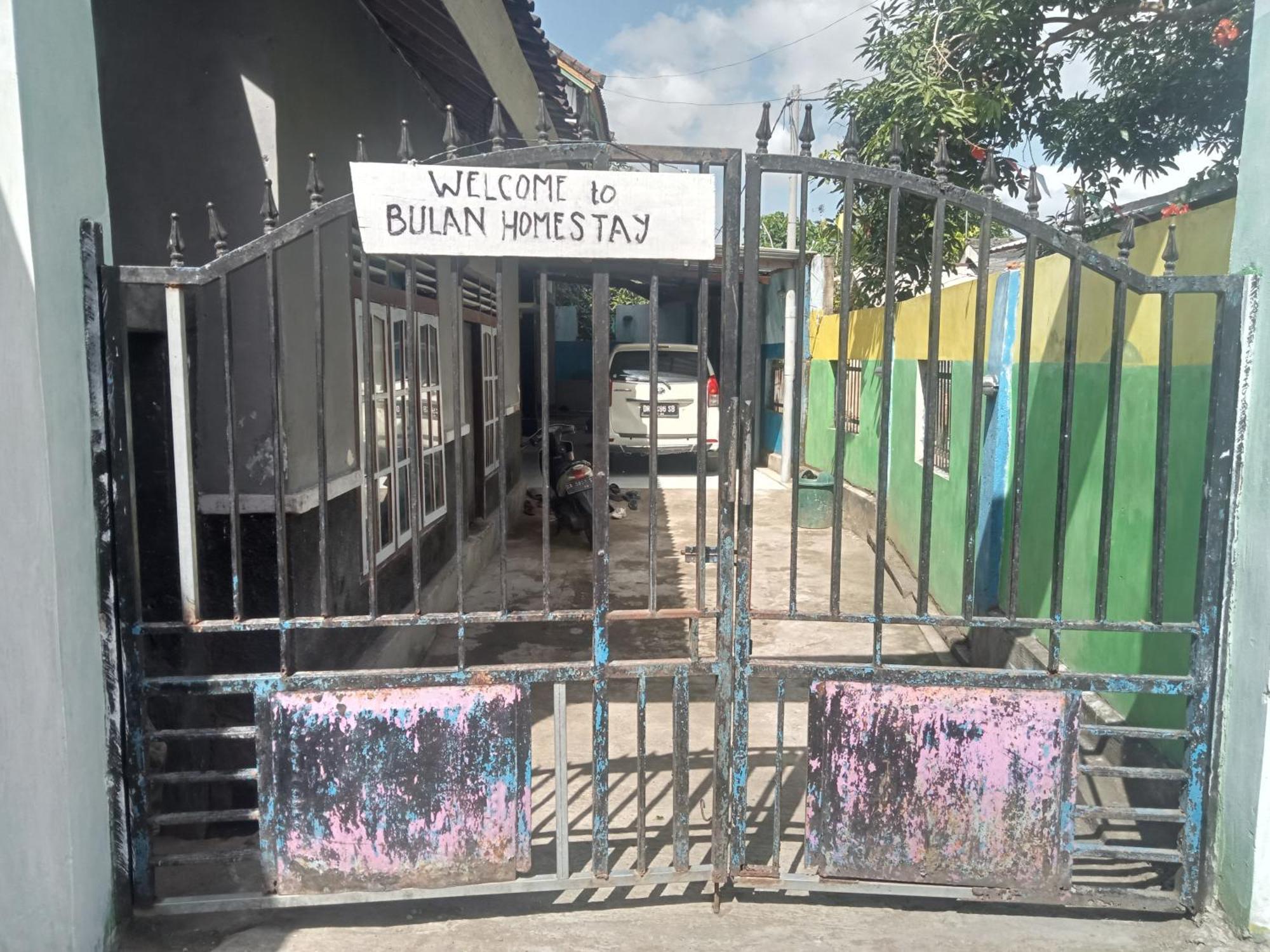 Bulan Homestay Plambi ภายนอก รูปภาพ