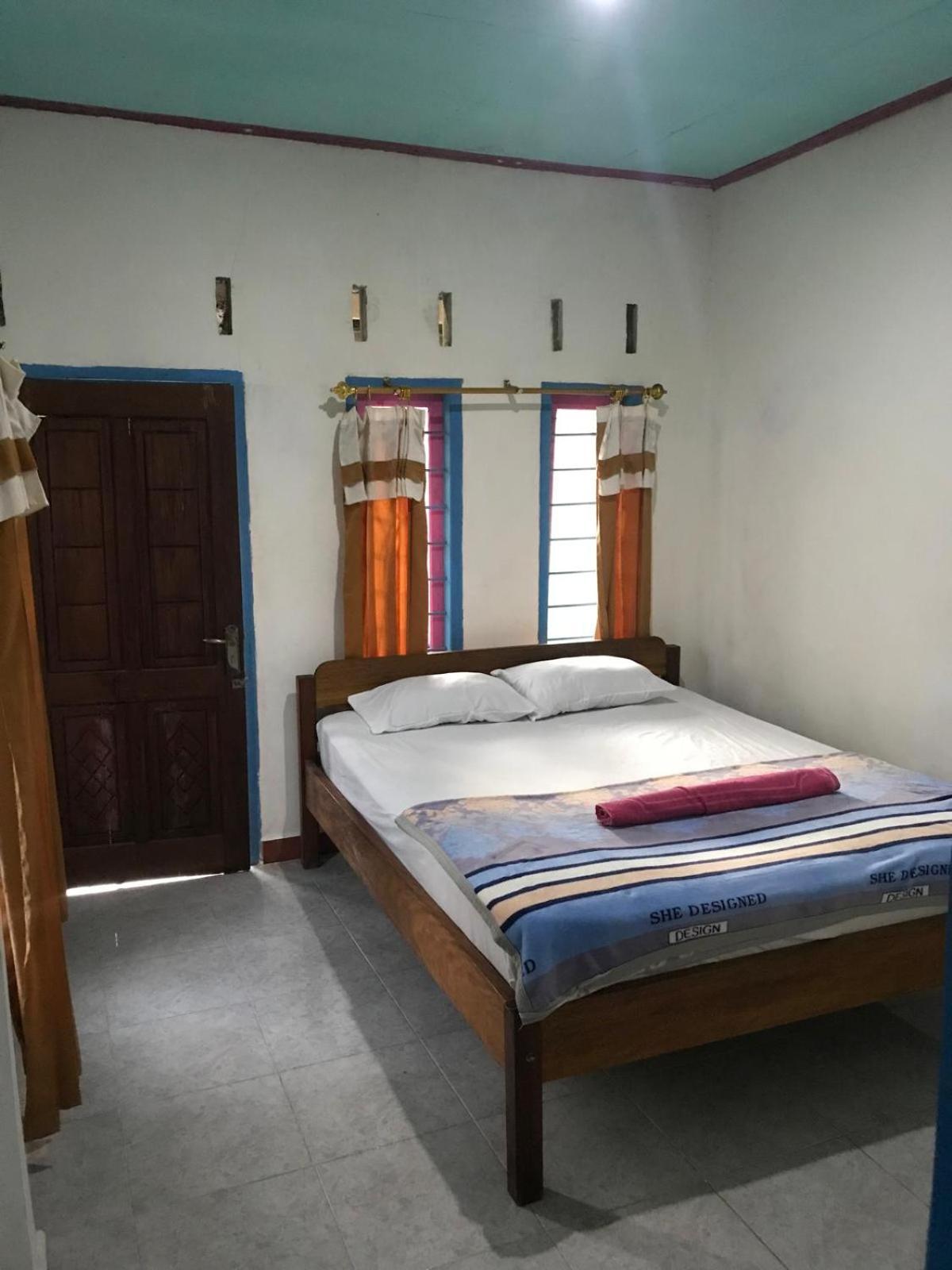 Bulan Homestay Plambi ภายนอก รูปภาพ